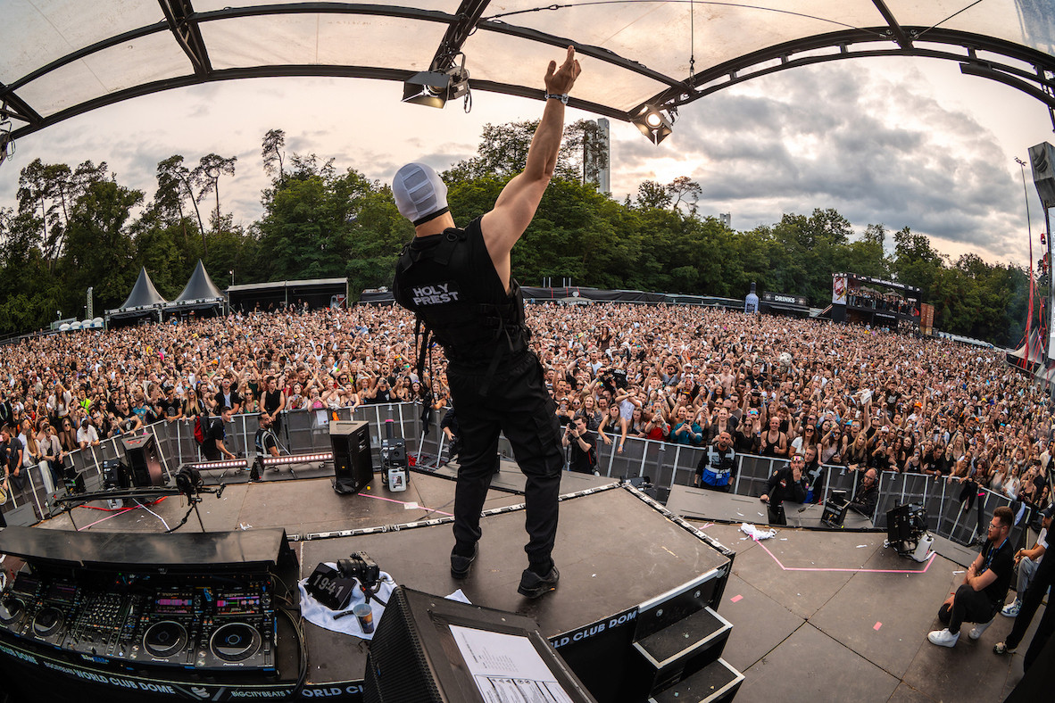 WORLD CLUB DOME Festival 2026 mit Top-DJs Frankfurt